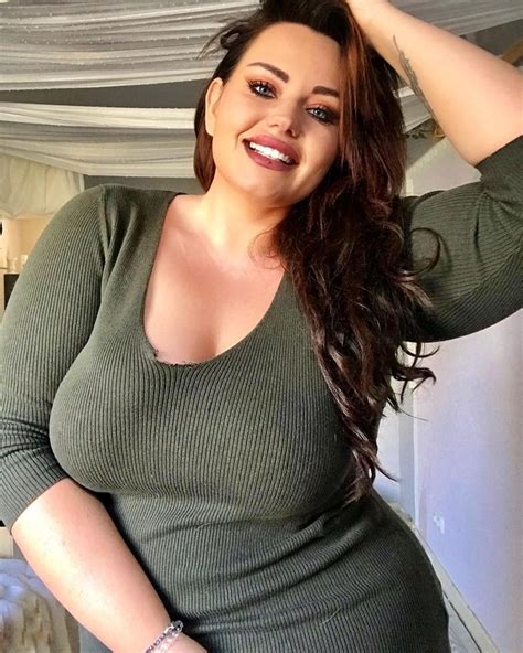 curvy busty milf|Hot Curvy Busty Milf Porn Videos 